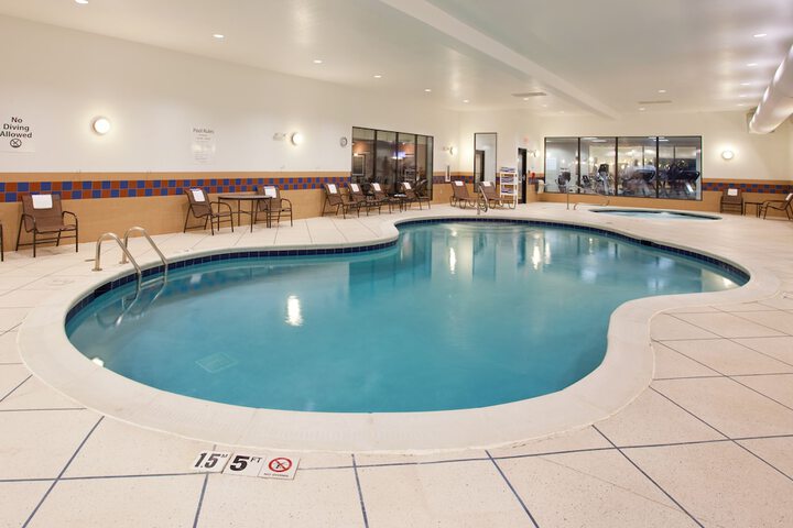 HOLIDAY INN EXPRESS & SUITES ZANESVILLE NORTH by IHG