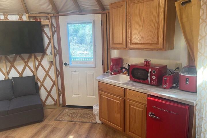 Mountain Aire Cottages Inn & Glamping