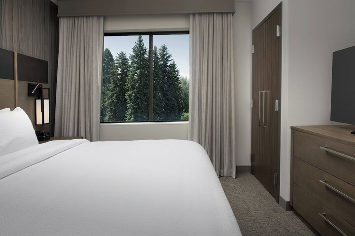 Room 27 of 71