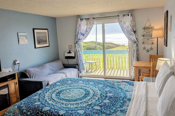 Silver Surf Motel