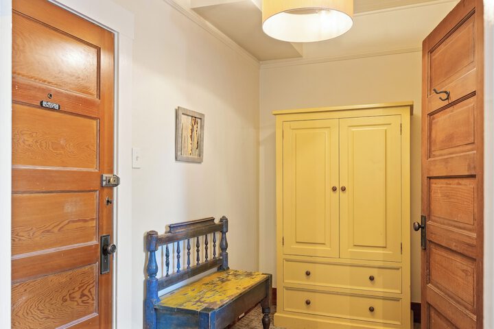 Room 16 of 113