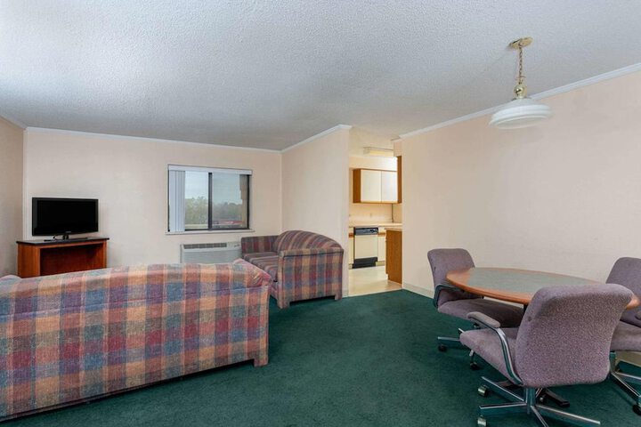 Room 27 of 52
