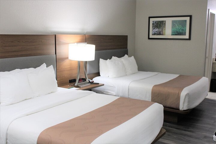Room 32 of 83