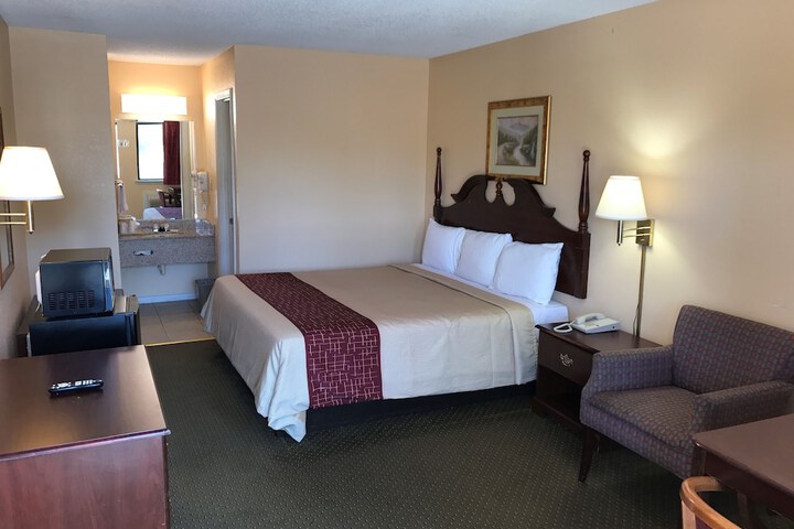 Room 30 of 68