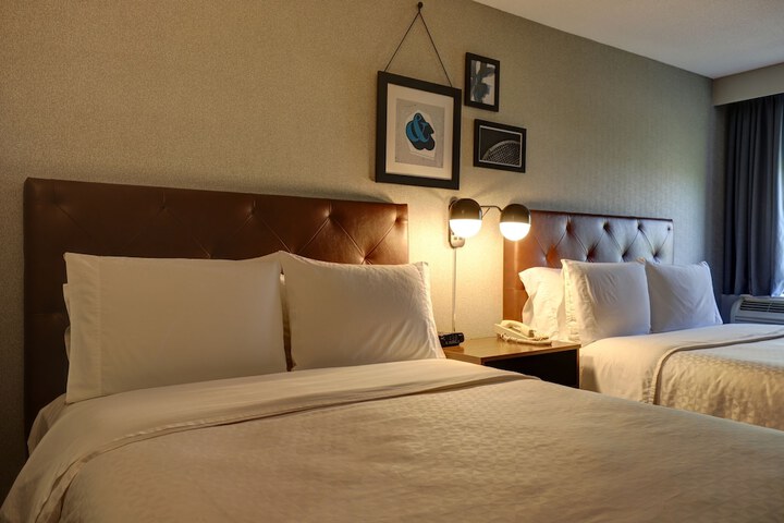 Room 27 of 79