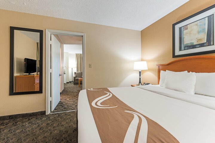Quality Inn & Suites Portage Central