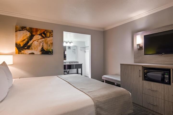 Room 12 of 15