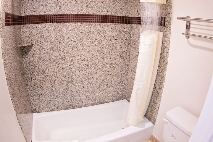 Rodeway Inn & Suites Bellflower