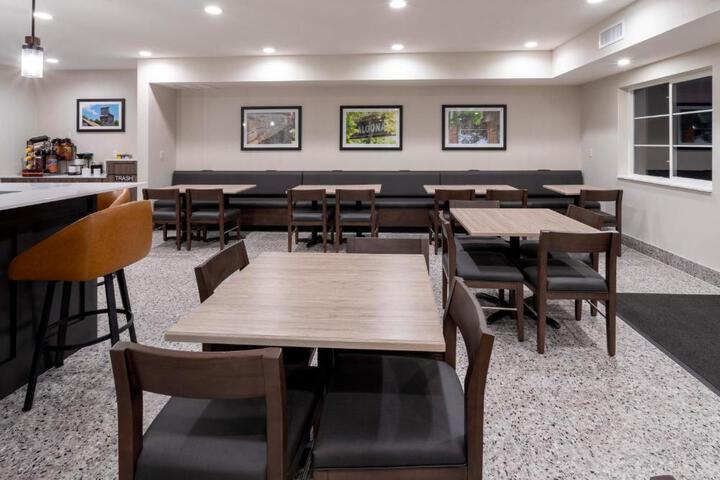 GrandStay Hotel & Suites Johnston-Des Moines IA