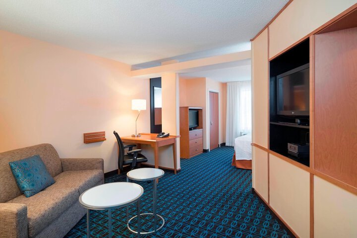 Fairfield Inn & Suites by Marriott State College