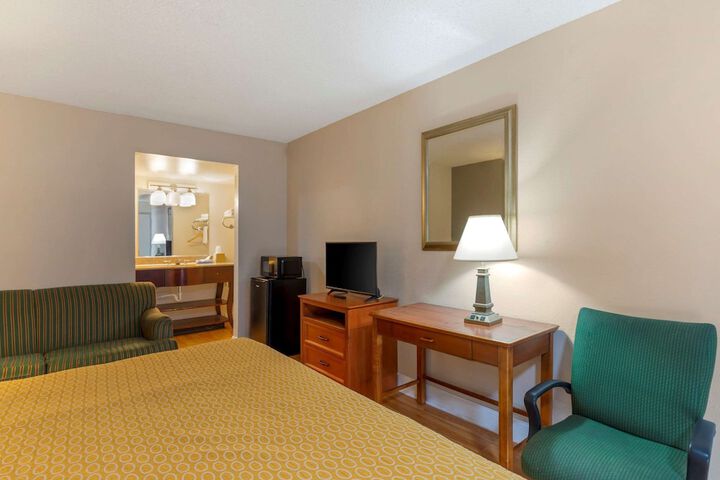 Room 19 of 25