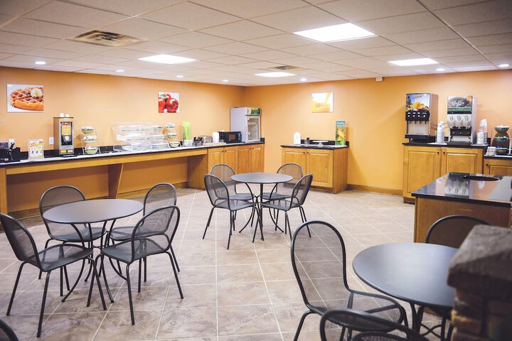 Quality Inn & Suites Ames Conference Center Near ISU Campus
