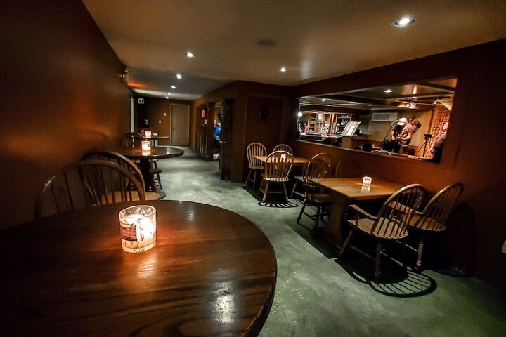 Lounge 109 of 153