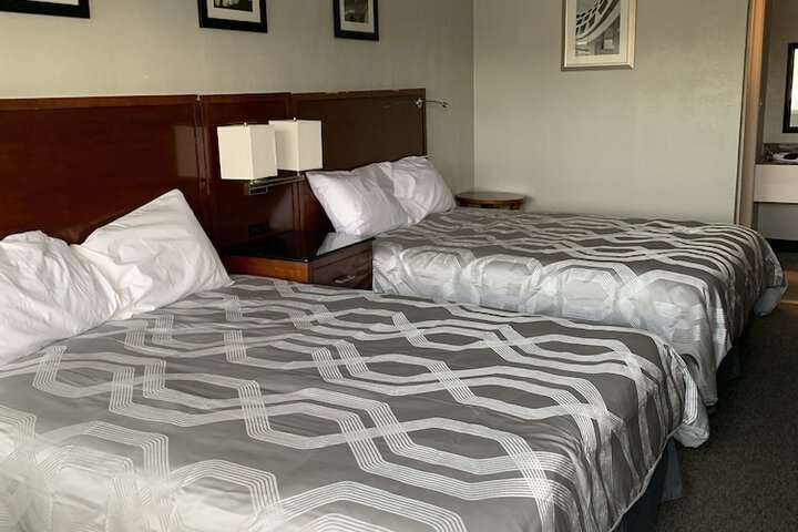 Room 9 of 24