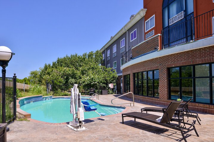 Pool 12 of 52