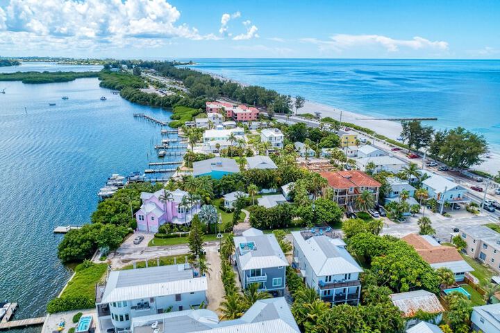 AMI Lighthouse Cottage-one Minute Walk To The Beach-keyless Locks