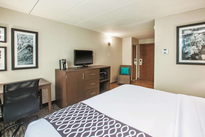 Room 12 of 28