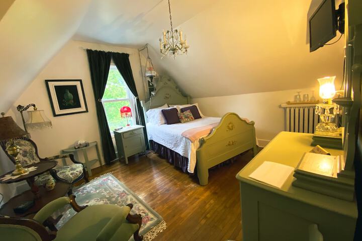 Room 21 of 34