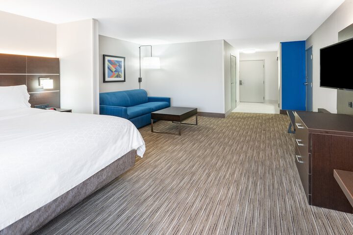 Room 17 of 49