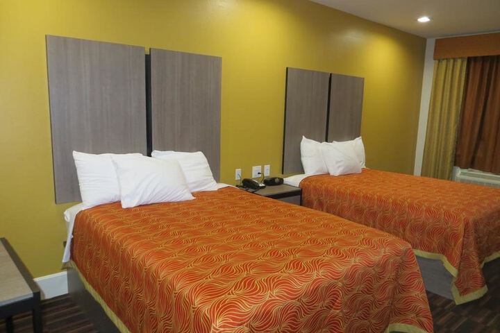 Room 7 of 14
