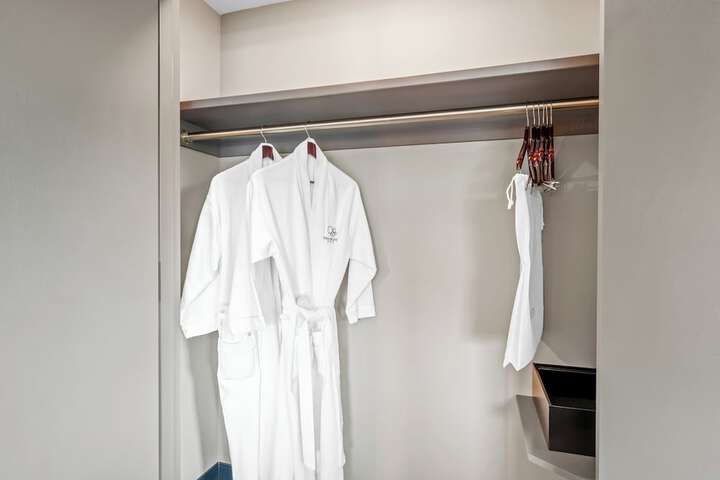 Beacon Suites Hotel