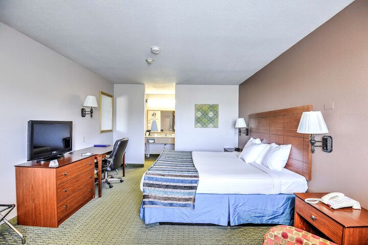 Room 21 of 28