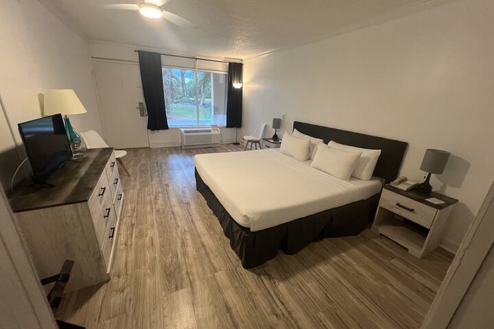 Room 17 of 51