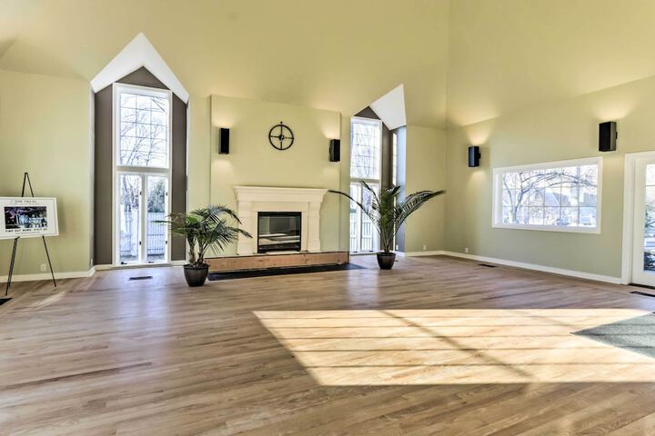 Lovely Norwich Villa on Golf Course w / Amenities!