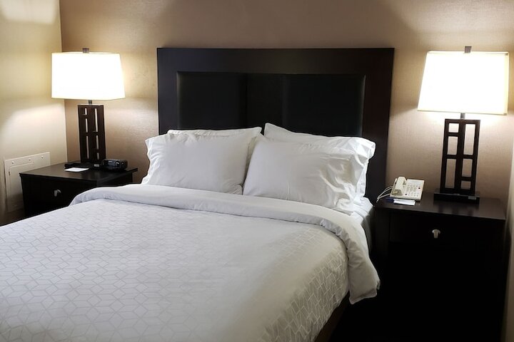 Room 12 of 40