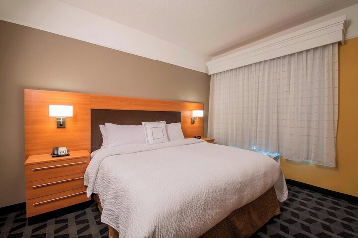 Room 20 of 38