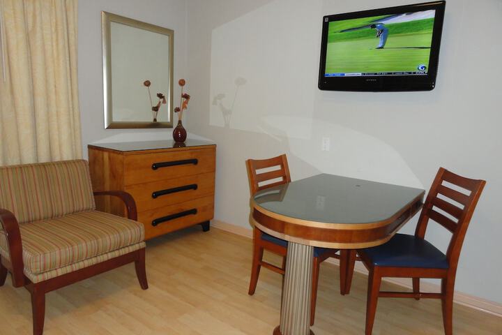Room 11 of 27
