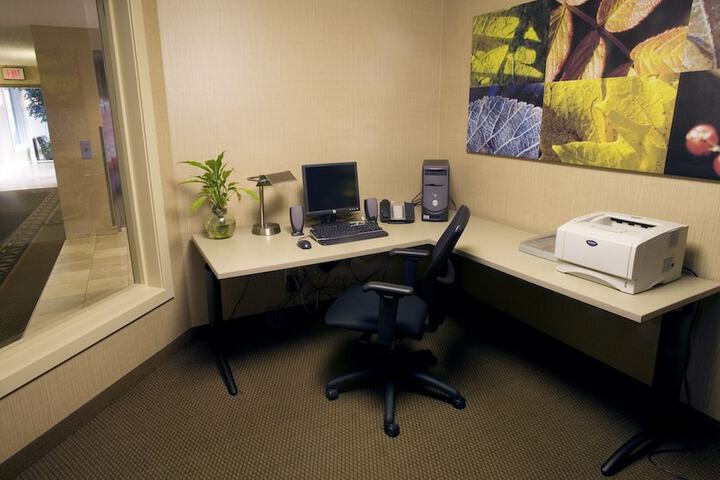 Business Center 21 of 21