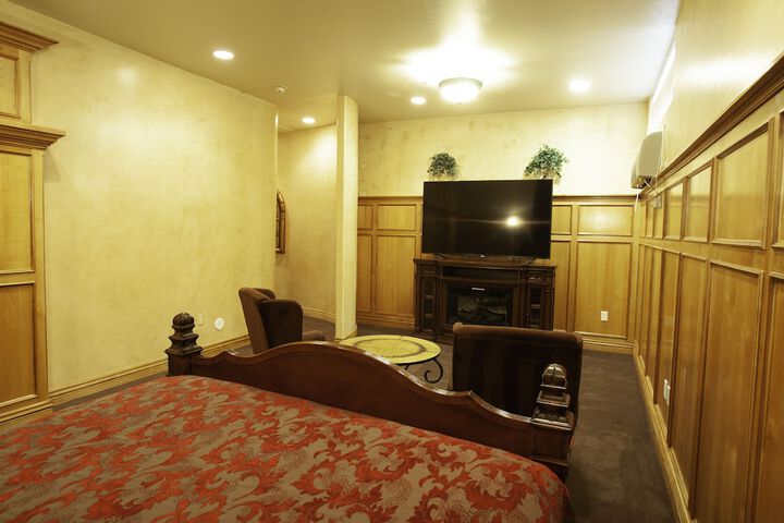 Room 40 of 87