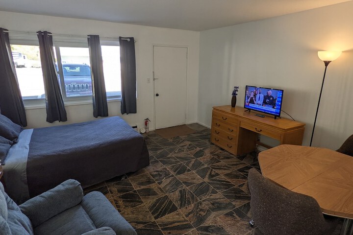 Room 5 of 10