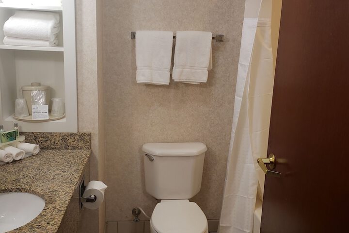 Holiday Inn Express Grove City by IHG