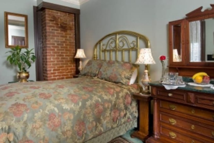 Room 9 of 48
