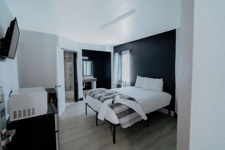 Clarendon Hotel