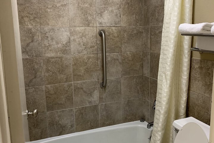 Room 10 of 30