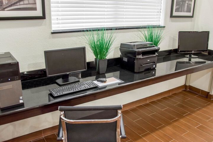 Business Center 41 of 41