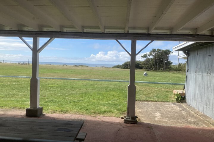 Tillicum Beach Motel (Deanes Oceanfront Lodge)