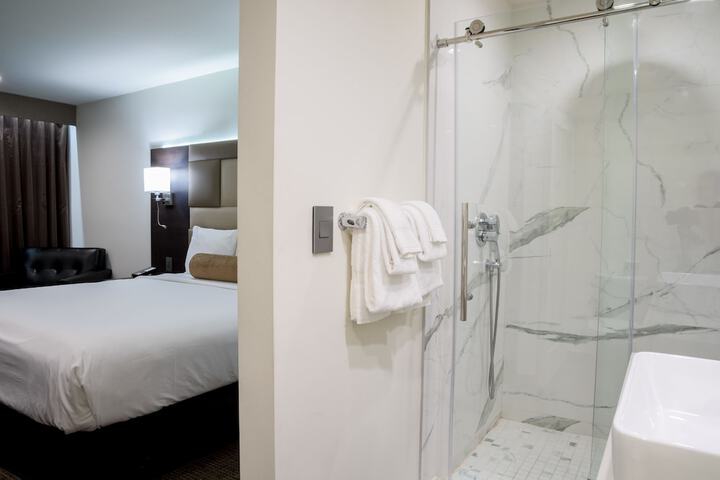 Room 30 of 44