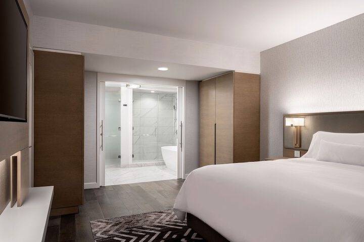 Room 53 of 103