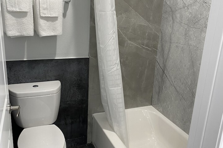 Room 17 of 23