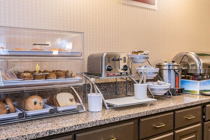 Breakfast/Coffee Service 96 of 107