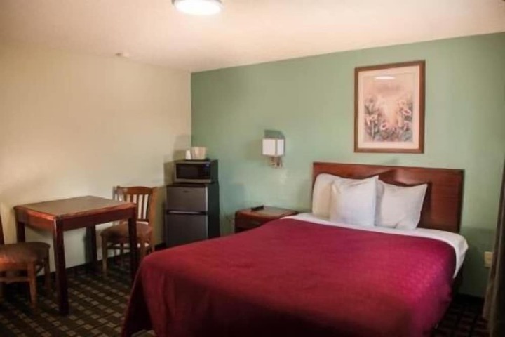 Room 13 of 35