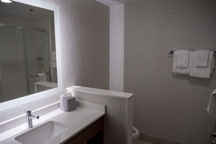 Holiday Inn Express & Suites Greenville Airport by IHG