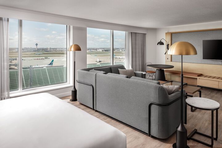 Sheraton Gateway Hotel in Toronto International Airport