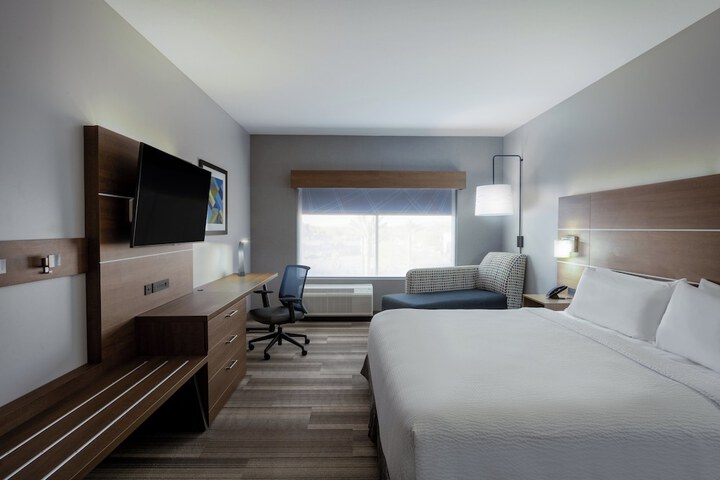 Holiday Inn Express & Suites Gilbert Mesa Gateway Airport by IHG