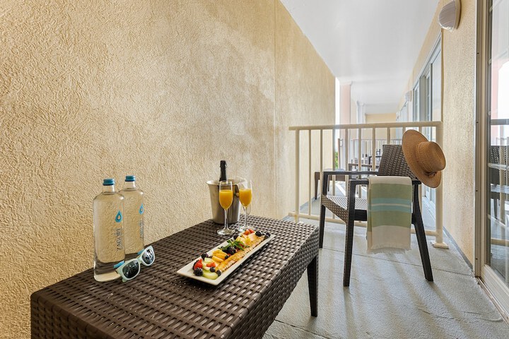 La Mer Beachfront Resort