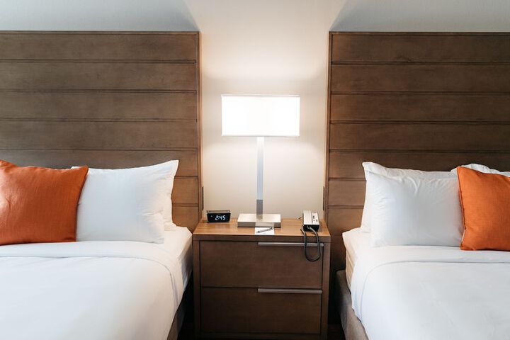 Room 32 of 144